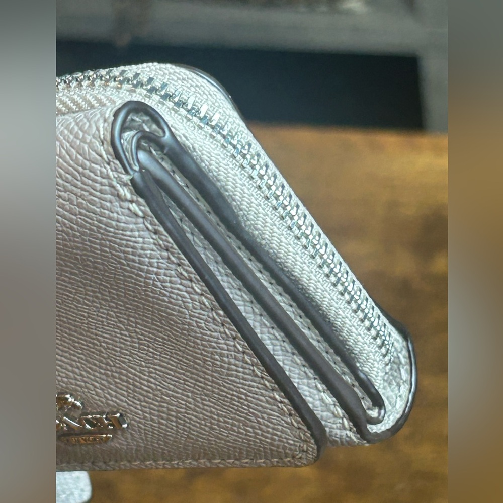 Coach Leather Wallet - Picture 6 of 16